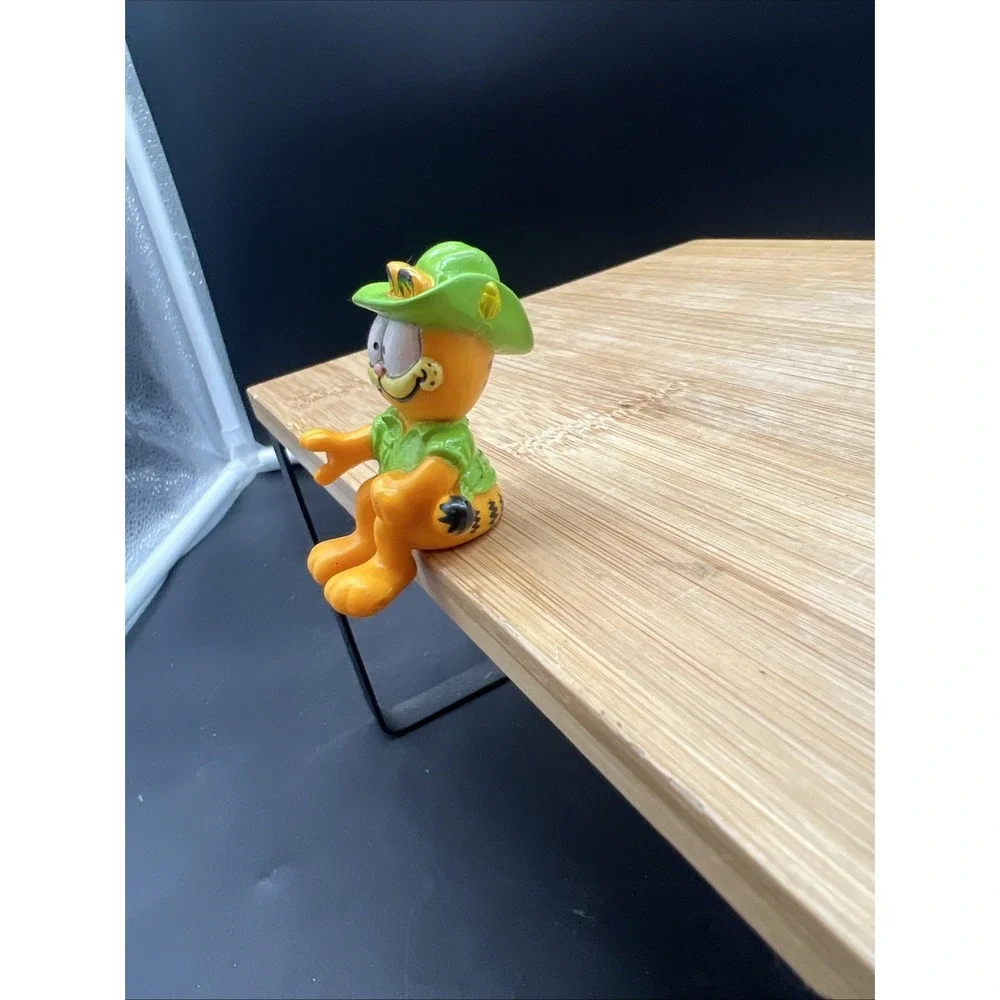 1981 Garfield the Cat Safari Figure Driver Green Hat PVC Vintage Toy